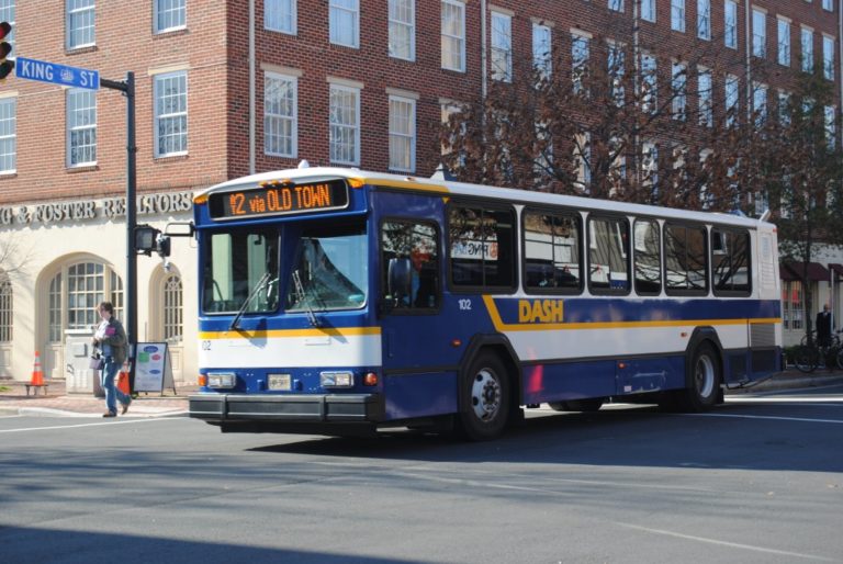 Your Views: Lengthy bus idling poses serious health issue