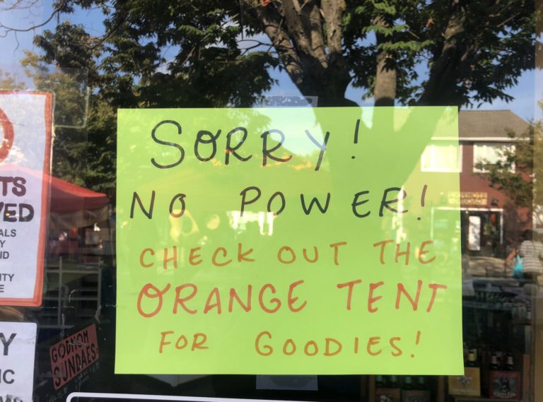 Del Ray loses electricity during Art on the Avenue
