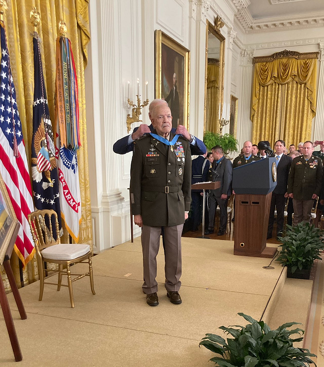 Col. Paris Davis receives Medal of Honor